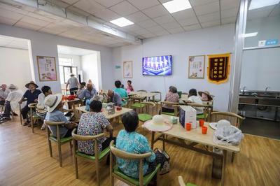 探访泊里镇董大庄社区——居家养老服务中心荡漾的爱意与欢乐