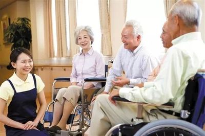 国务院重磅推出支持社区养老与家政服务业一揽子举措，共筑幸福晚年新图景